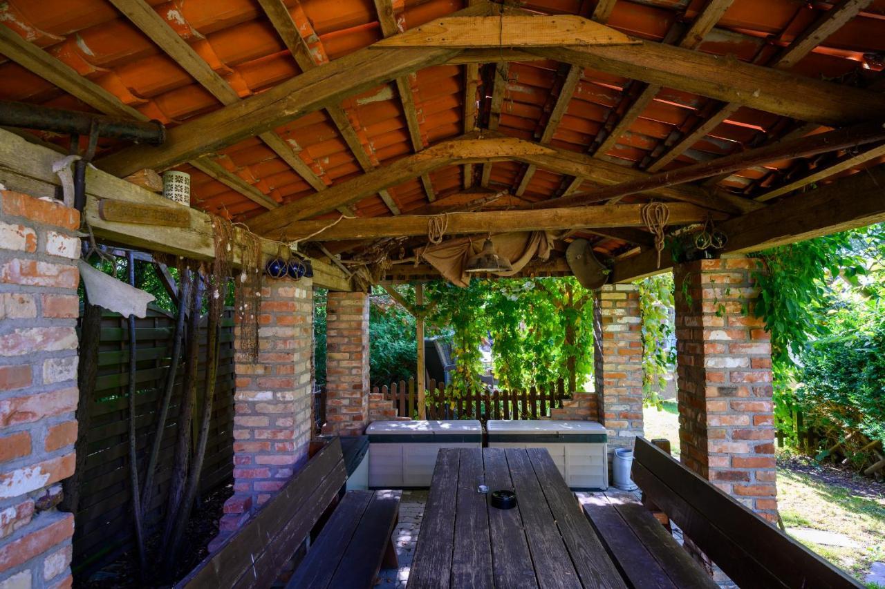 Landhaus Nienhagen エクステリア 写真